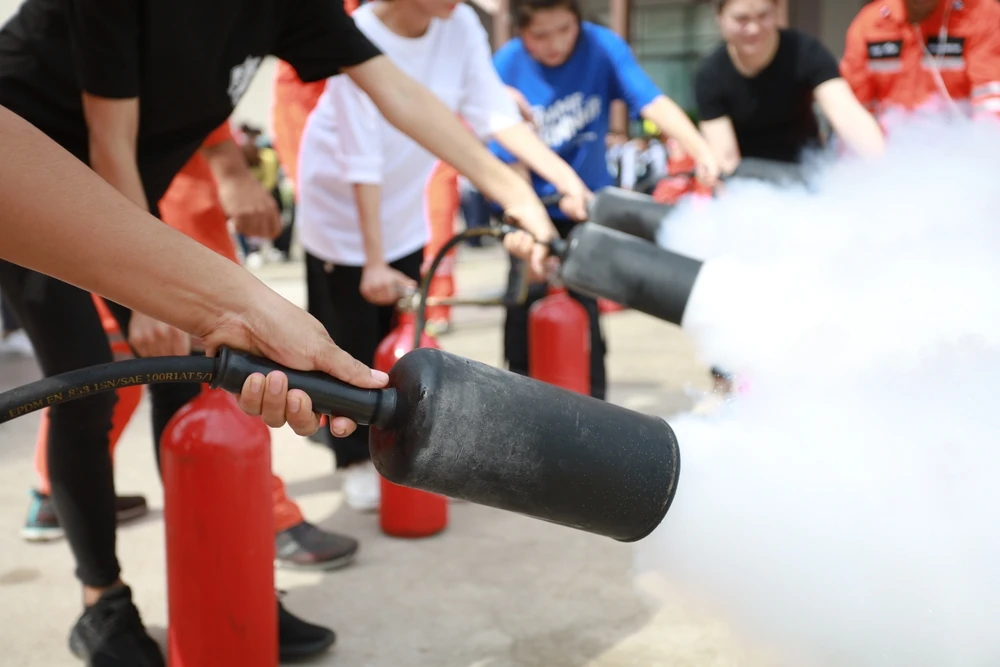 How Does a Fire Extinguisher Work?